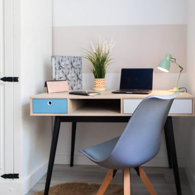 brighton airbnb desk